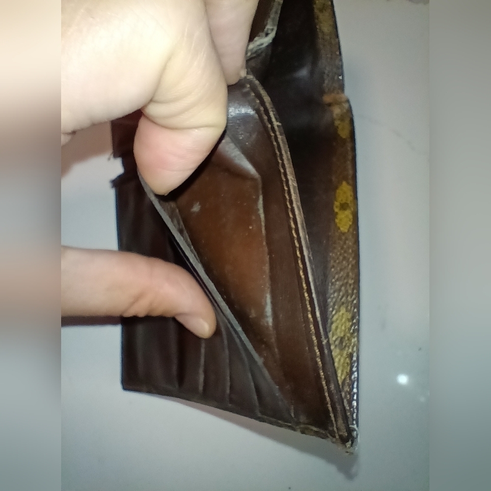 Authentic Louis Vuitton Monogram Billfold Wallet/ Card Holder - Picture 10 of 15